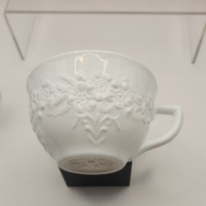 Vintage Indiana Glass Orange Blossom Milk Glass Cups Set Of 4